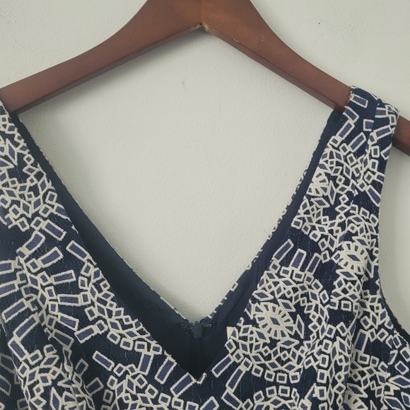 Shoshanna Cocktail Dress Sleeveless Sheath Laced Dress in Blue and White Sz 4 - Picture 7 of 16